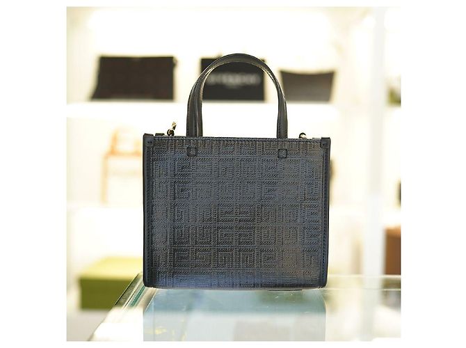 Givenchy Borsa Mini Cross Two-Way in Pelle Nera Nero - vista 5