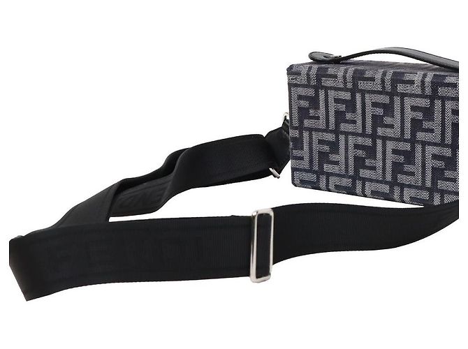 Fendi Borsa a tracolla Baguette Trunk Juka Nera Nero - vista 6