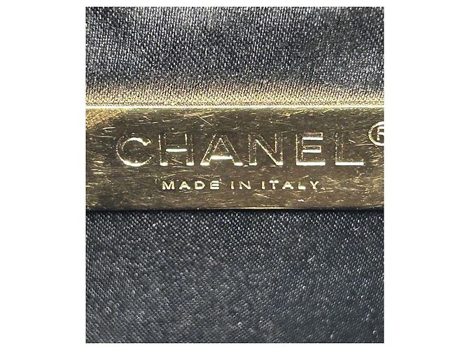 Chanel Borsa a spalla nera CC in rilievo con catena - vista 9