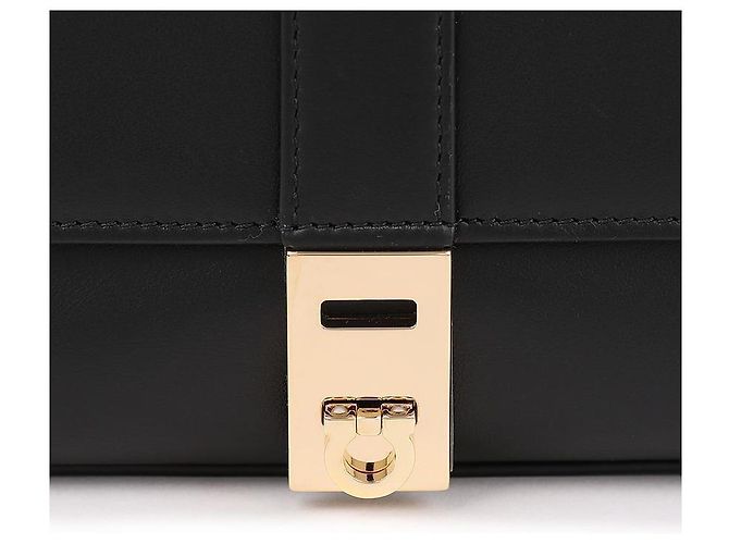 Salvatore Ferragamo Mini borsa a tracolla con catena Nero - vista 9