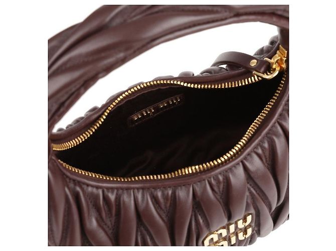 Miu Miu Borsa hobo in pelle nappa Marrone - vista 8