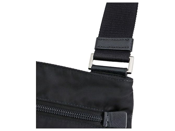 Prada Bolsa mensageiro em Re-Nylon preta - vista 7