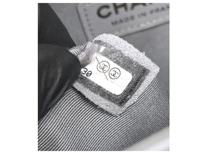 Chanel Borsa a spalla plissettata CC grigia Marrone - vista 7