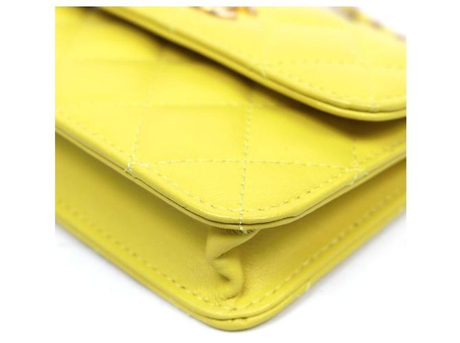 Chanel Mini borsa a tracolla in catena dorata gialla - vista 6