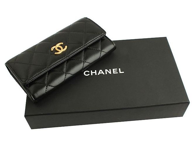 Chanel Schwarze gesteppte Geldbörse mit goldfarbenem CC - Serie - Ansicht 7