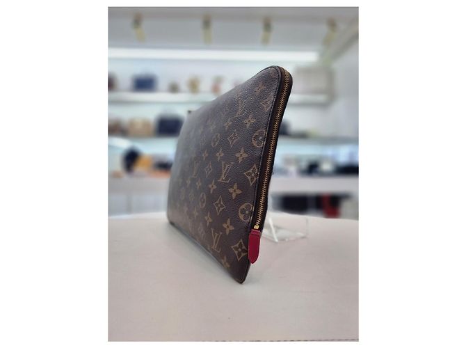 Louis Vuitton Borsa Clutch Etui Voyage MM in Tela Monogram Marrone - vista 8