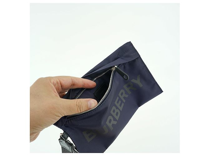 Burberry Bolsa de tirantes de nailon azul marino - vista 8