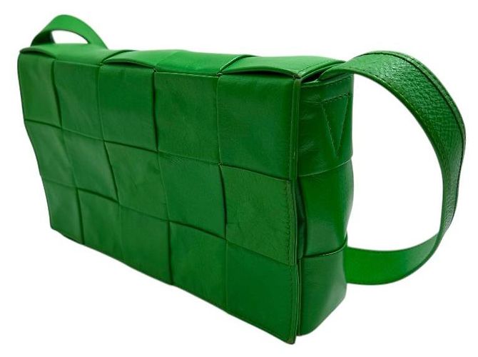 Cassette Bottega Veneta Borsa a tracolla in pelle intrecciata Parricat Verde - vista 3