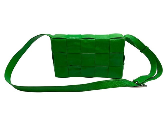 Cassette Bottega Veneta Borsa a tracolla in pelle intrecciata Parricat Verde - vista 4