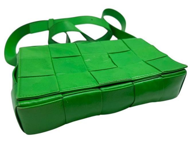Cassette Bottega Veneta Borsa a tracolla in pelle intrecciata Parricat Verde - vista 5