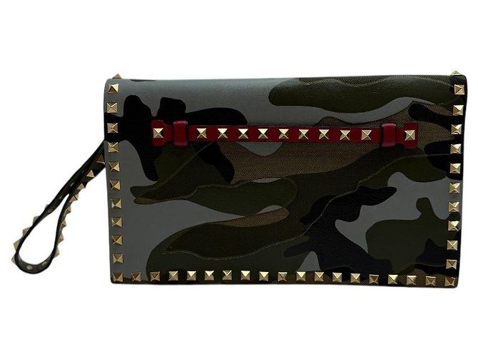 Valentino Clutch Camouflage in Tela Napa Rockstud Marrone - vista 4