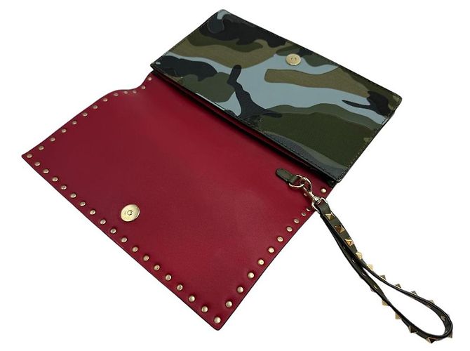 Valentino Clutch Camouflage in Tela Napa Rockstud Marrone - vista 6