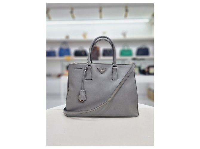 Prada Borsa tote e borsa a spalla Saffiano Lux grigia Marrone - vista 9