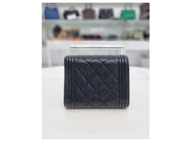 Chanel Serie de Carteras con Solapa Boy Caviar Negro - vista 12