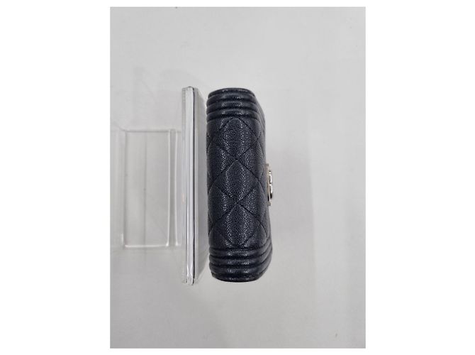 Chanel Serie de Carteras con Solapa Boy Caviar Negro - vista 2