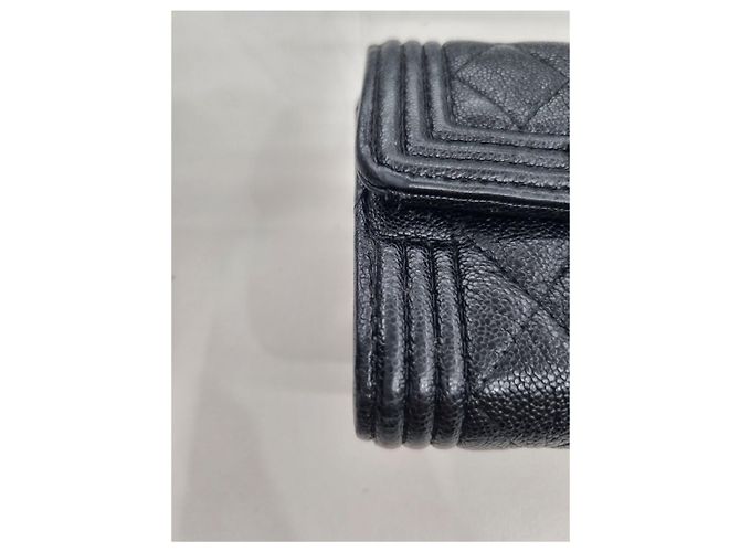 Chanel Serie de Carteras con Solapa Boy Caviar Negro - vista 20