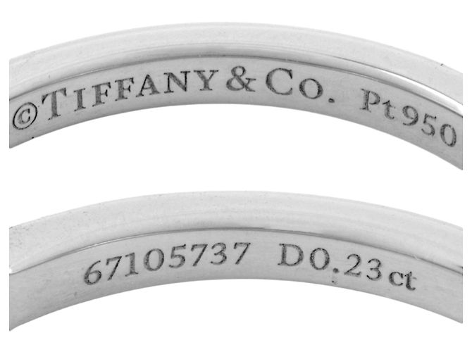 Tiffany & Co. Platin Solitaire Ring mit Princess Cut Diamant - Ansicht 3