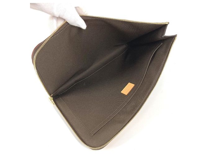 Borsa Clutch Pochette Jour Monogram di Louis Vuitton Marrone - vista 11