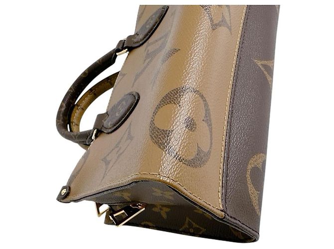 Borsa tote Monogram On the Go di Louis Vuitton Marrone - vista 7