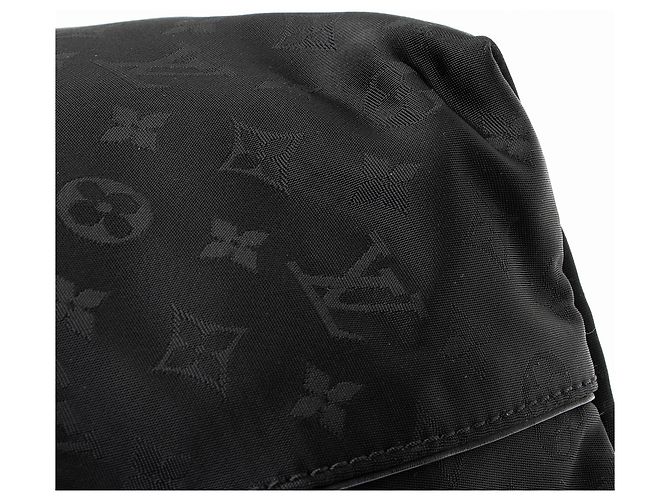 Louis Vuitton Nylon Desire Vertical Lockit MM Satchel Schwarz - Ansicht 10