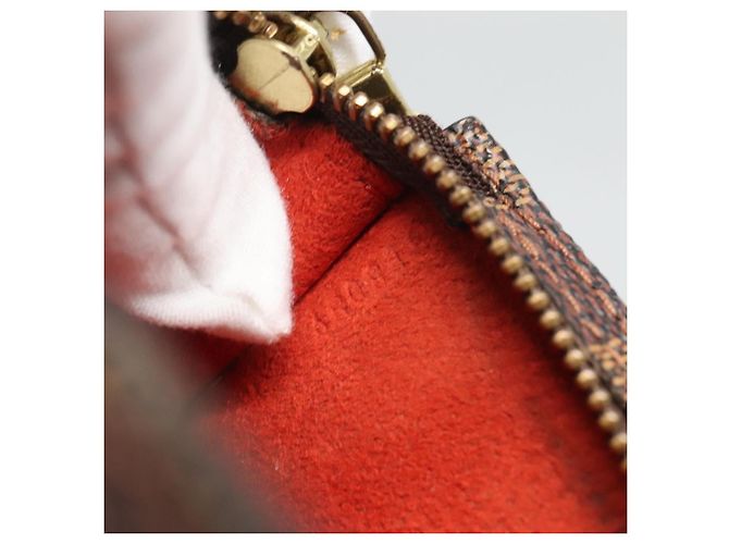 Bucket Pochette con zip Marais in Damier Louis Vuitton Marrone - vista 7