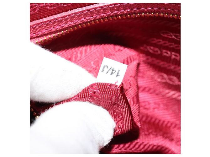 Borsa a tracolla con tasca frontale in pelle Saffiano piccola di Prada Rosa - vista 7