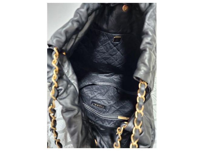 CHANEL Borsa Hobo 22 in pelle di vitello trapuntata lucida nera Nero - vista 12