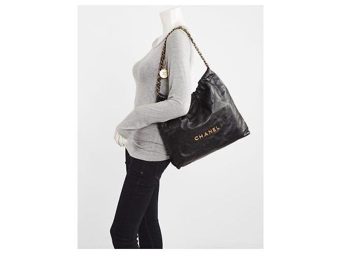 CHANEL Borsa Hobo 22 in pelle di vitello trapuntata lucida nera Nero - vista 14