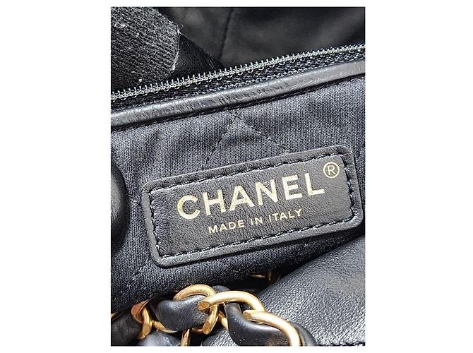 CHANEL Borsa Hobo 22 in pelle di vitello trapuntata lucida nera Nero - vista 4