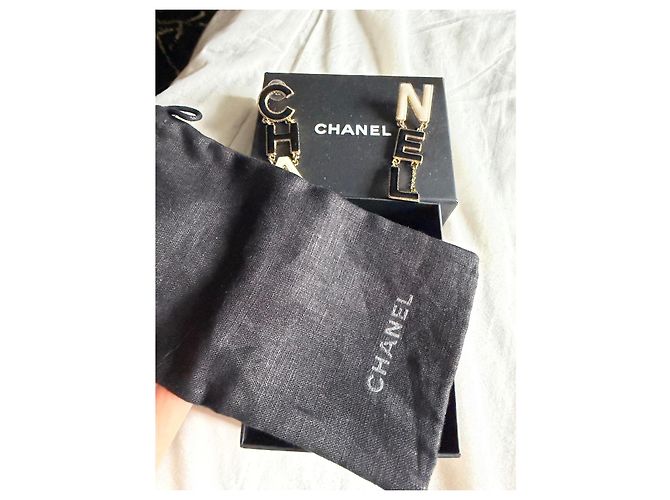 Orecchini Chanel in acciaio nero e beige - vista 5