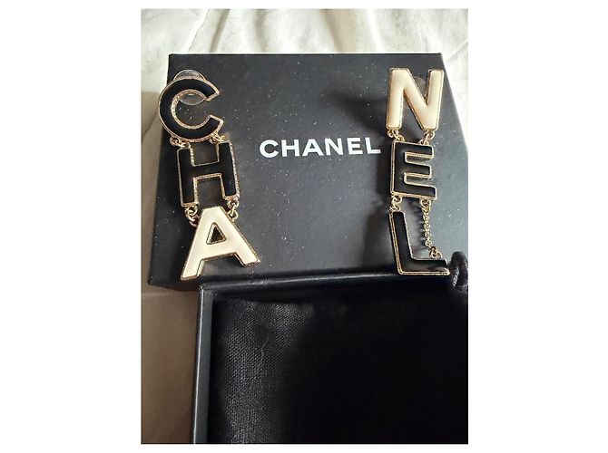 Orecchini Chanel in acciaio nero e beige - vista 6