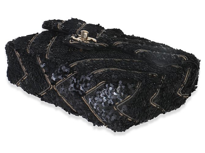 Timeless Chanel Mini Single Flap Bag aus schwarzer Seide mit Pailletten und Chevron-Kette - Ansicht 6