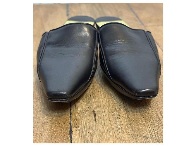 Mule Louis Vuitton in pelle nera Nero - vista 3