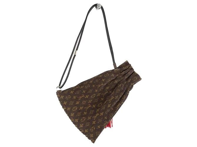 Louis Vuitton Borsa a mano Explorer plissettata in pelle marrone - vista 3