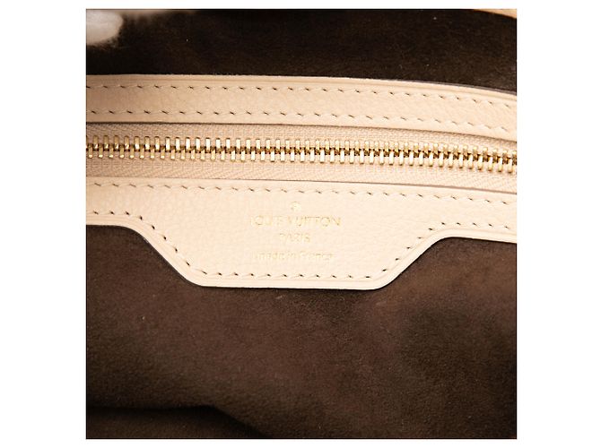 Louis Vuitton Marrone Monogramma Mahina Cirrus PM Beige - vista 5