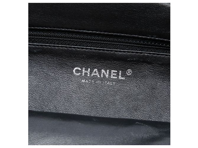 Clutch Chanel in pelle di agnello trapuntata nera Timeless Kisslock Nero - vista 6