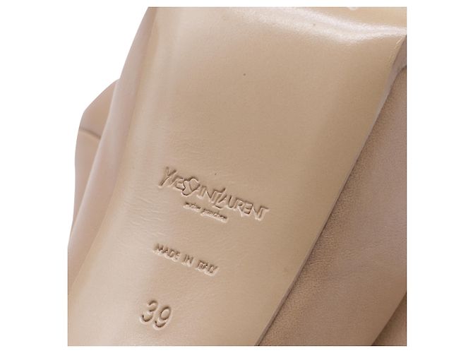 Yves Saint Laurent Décolleté a piattaforma Tribtoo in pelle beige di Saint Laurent - vista 10