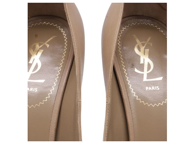 Yves Saint Laurent Décolleté a piattaforma Tribtoo in pelle beige di Saint Laurent - vista 6