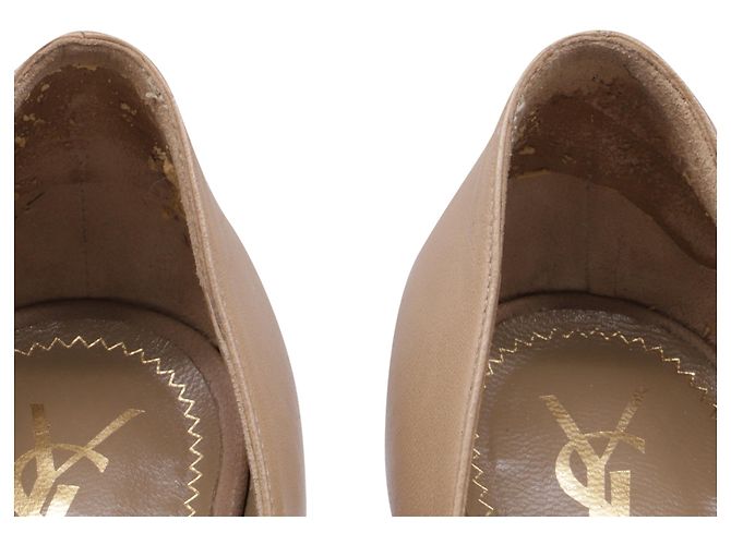 Yves Saint Laurent Décolleté a piattaforma Tribtoo in pelle beige di Saint Laurent - vista 7