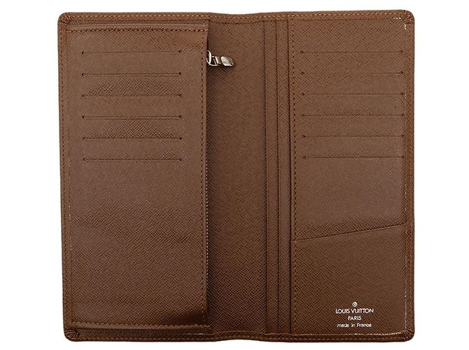 Cartera Larga Brazza en Taiga Louis Vuitton Castaño - vista 4