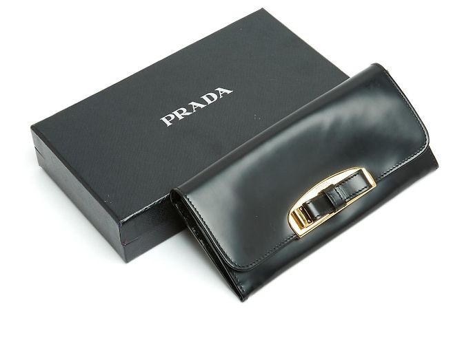 Prada Schwarze Leder Knot Wallet Clutch in der Box - Ansicht 8