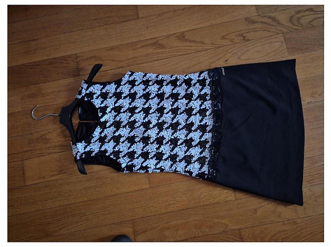 Kurzes Guess-Kleid mit Pailletten - Ansicht 5