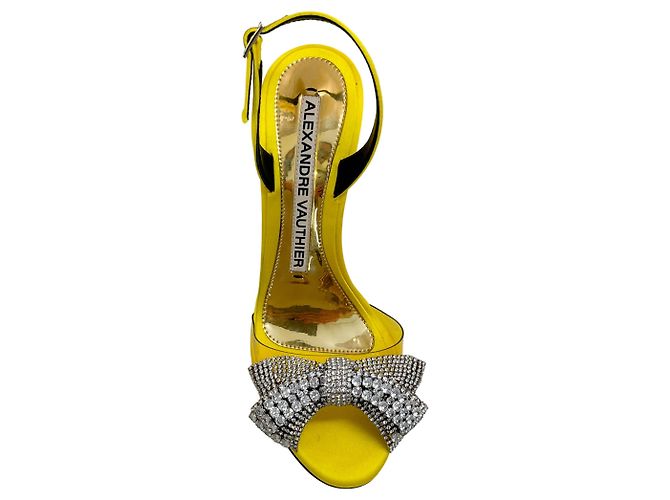 Sandali con tacco in satin giallo Alexandre Vauthier con fiocco decorato con cristalli - vista 4
