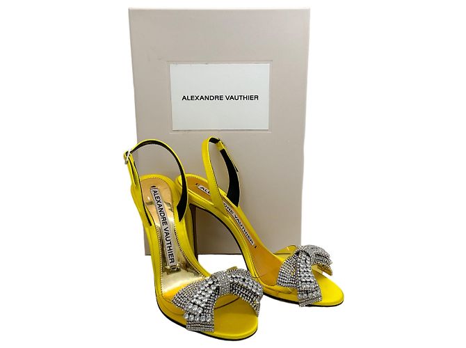 Sandali con tacco in satin giallo Alexandre Vauthier con fiocco decorato con cristalli - vista 6