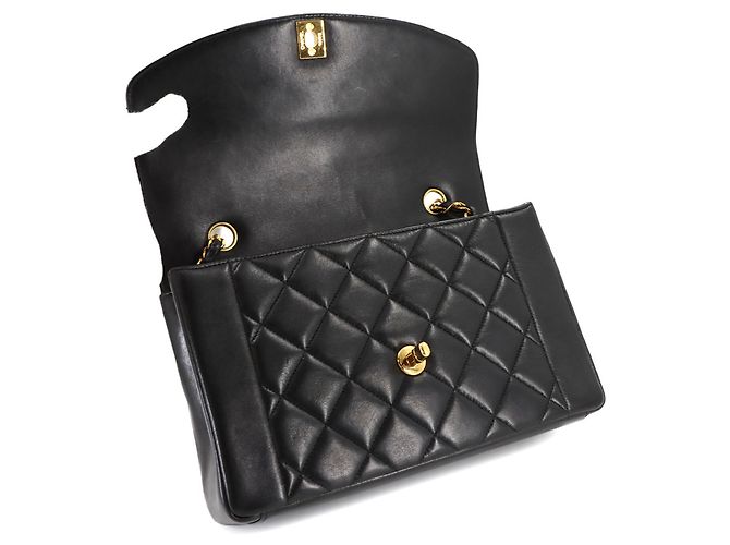 Borsa a spalla Chanel Diana Matelassé in agnello nero - vista 7