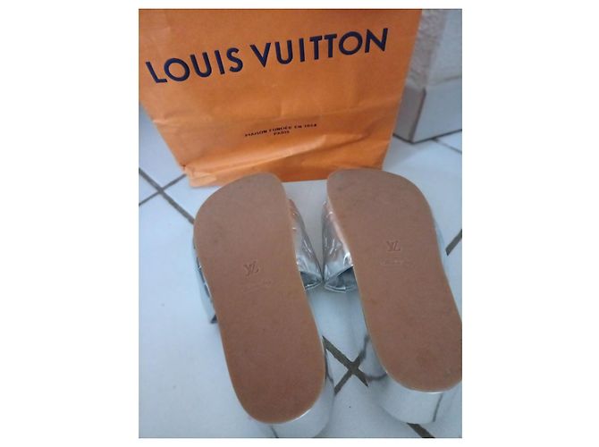 Zeppe Louis Vuitton in pelle color argento - vista 5