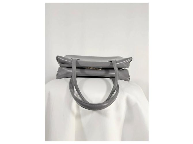 Autre Marque Graue Leder-Schultertasche - Ansicht 5