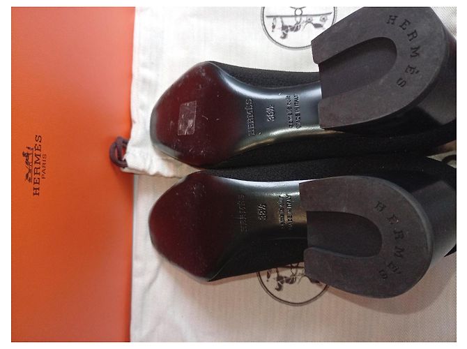 Stivaletti Hermès Neri in Maglia di Chenille e Vitello Nero - vista 4