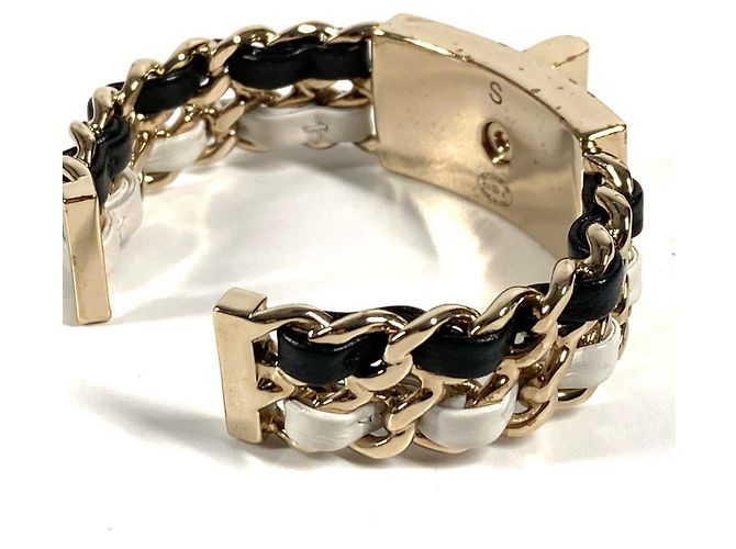 Pulsera Charm CC Logo B22A de Chanel Negro Blanco Dorado - vista 4