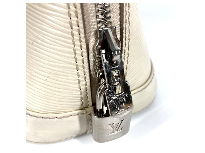 Borsa Alma BB in Epi Louis Vuitton Bianco Bianco sporco - vista 13